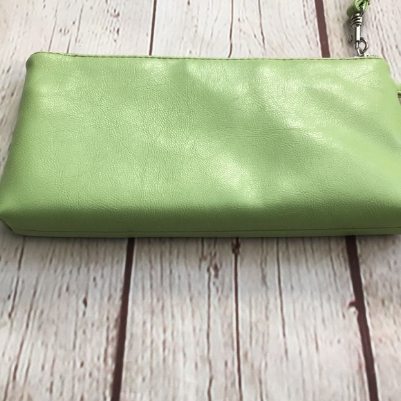 Y2K Lime Green Shells and Crab Wristlet - Picture 4 of 9